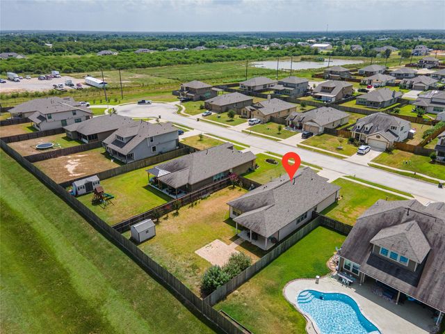 211 White Wing Lane, Sealy, TX 77474