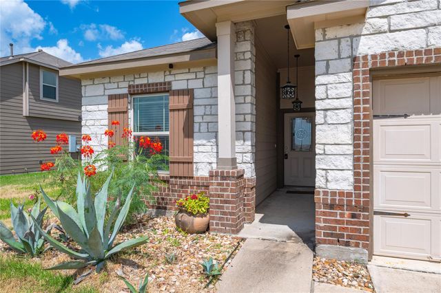 211 White Wing Lane, Sealy, TX 77474