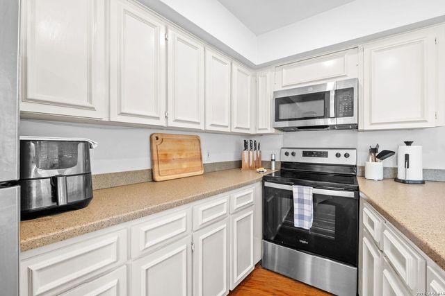 201 Ellwood St Apt 211, San Antonio, TX 78209