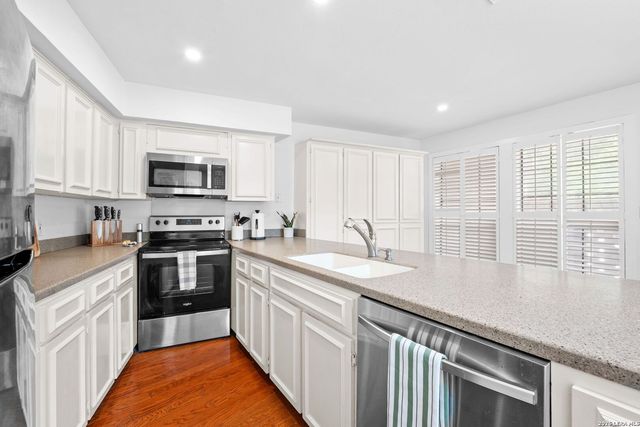 201 Ellwood St Apt 211, San Antonio, TX 78209