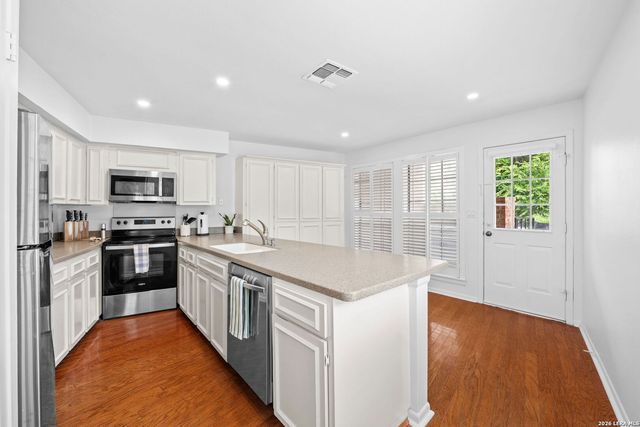 201 Ellwood St Apt 211, San Antonio, TX 78209
