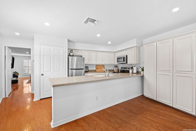 201 Ellwood St Apt 211, San Antonio, TX 78209