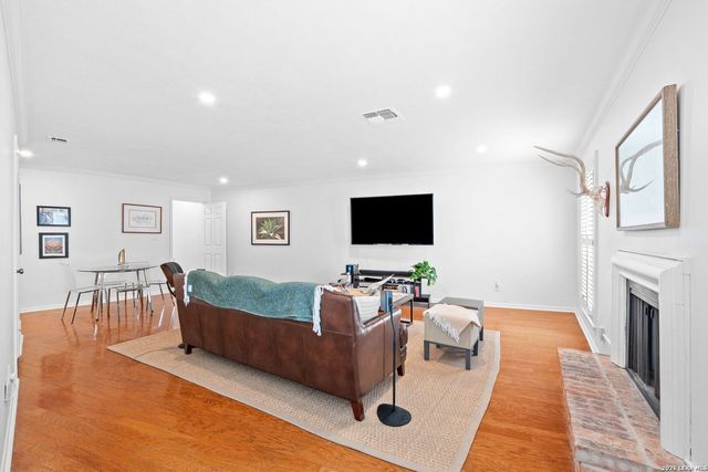 201 Ellwood St Apt 211, San Antonio, TX 78209