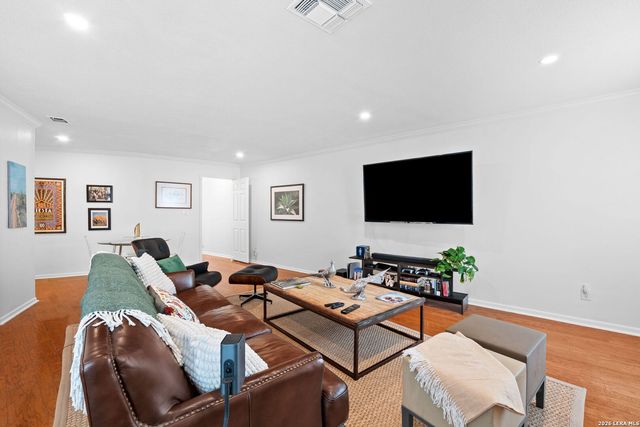 201 Ellwood St Apt 211, San Antonio, TX 78209