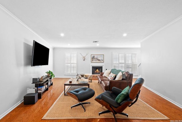 201 Ellwood St Apt 211, San Antonio, TX 78209
