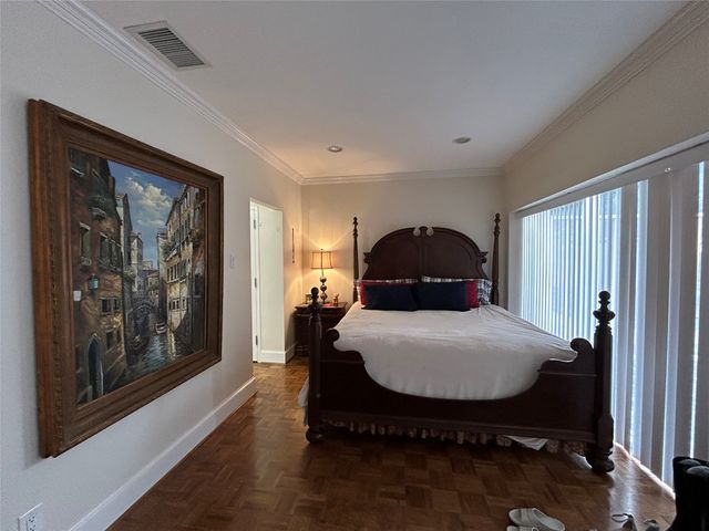 6211 W Northwest Highway G112, Dallas, TX 75225