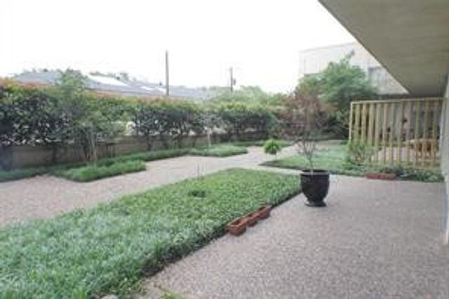 6211 W Northwest Highway G112, Dallas, TX 75225