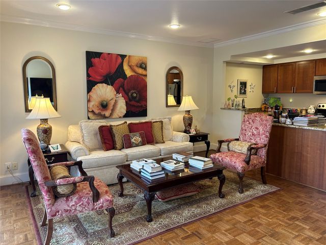 6211 W Northwest Highway G112, Dallas, TX 75225