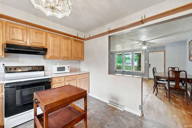 11420 W SR 32 Highway, Yorktown, IN 47396