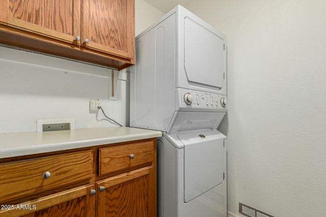 823 W 14TH Avenue, Apache Junction, AZ 85120