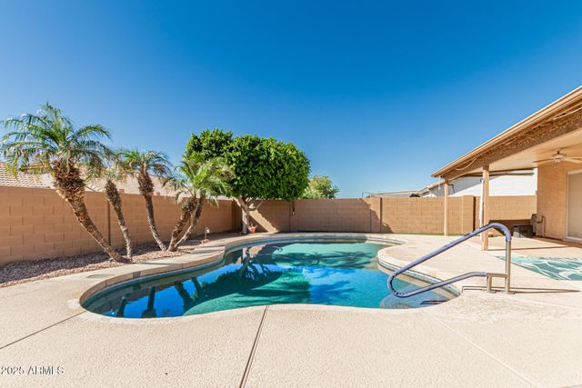 823 W 14TH Avenue, Apache Junction, AZ 85120