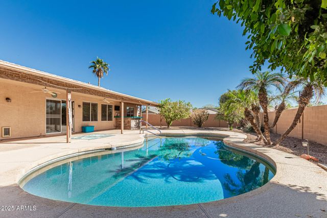 823 W 14TH Avenue, Apache Junction, AZ 85120