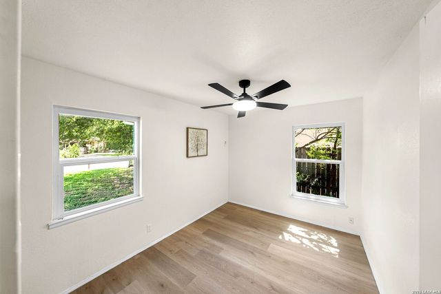 10 LINDEN AVE, San Antonio, TX 78211