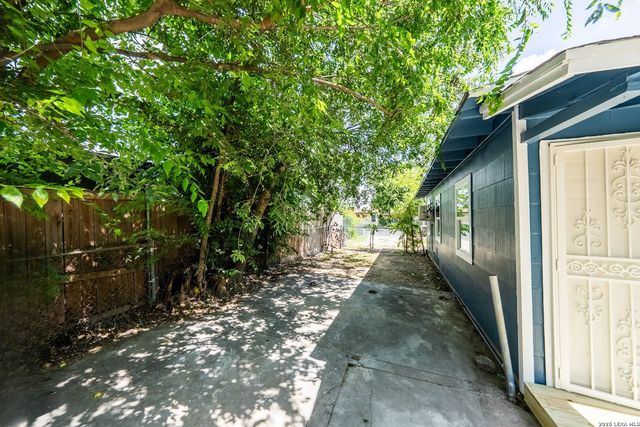 10 LINDEN AVE, San Antonio, TX 78211
