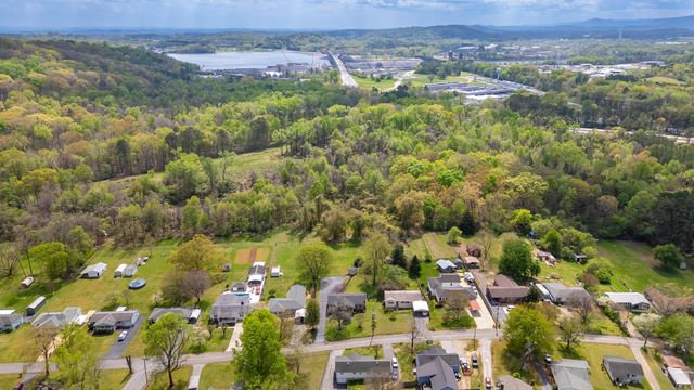 2418 Crescent Club Drive, Hixson, TN 37343
