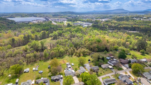 2418 Crescent Club Drive, Hixson, TN 37343