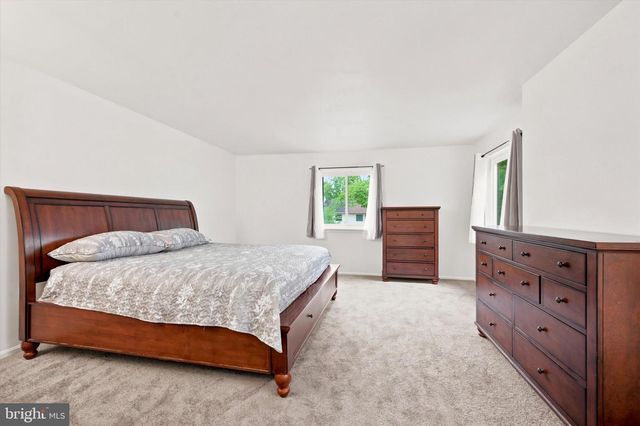 203 CAMSTEN CT, Chesterbrook, PA 19087