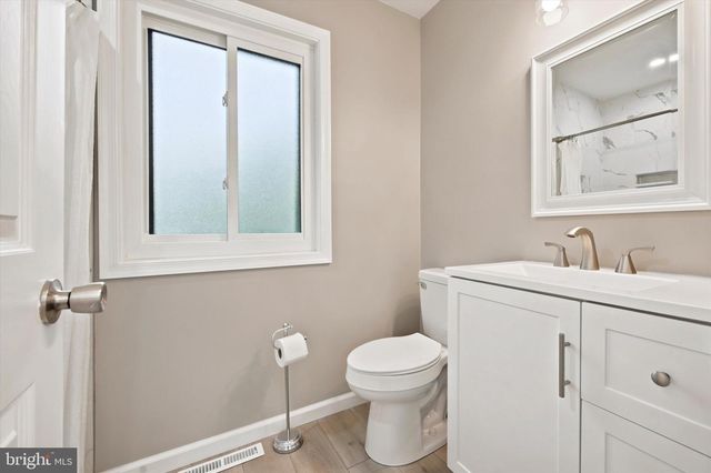 203 CAMSTEN CT, Chesterbrook, PA 19087