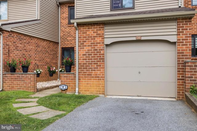 203 CAMSTEN CT, Chesterbrook, PA 19087
