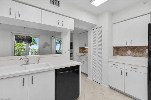 990 Cape Marco DR 201, Marco Island, FL 34145