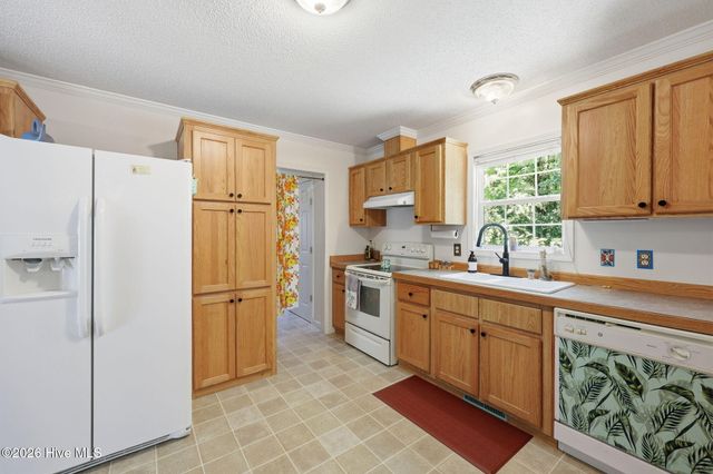 175 Country Walk Lane, Sanford, NC 27332