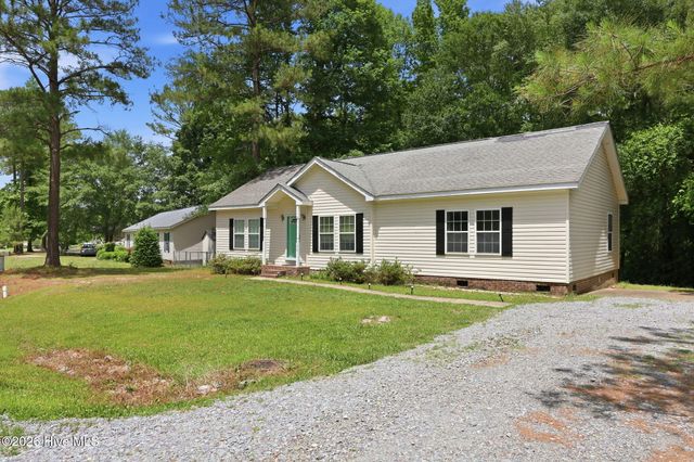 175 Country Walk Lane, Sanford, NC 27332