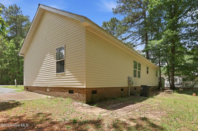 175 Country Walk Lane, Sanford, NC 27332