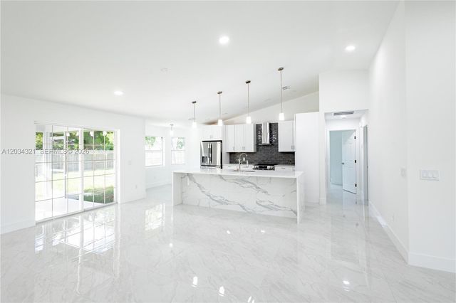 401 SW Ridgecrest Dr, Port St. Lucie, FL 34953