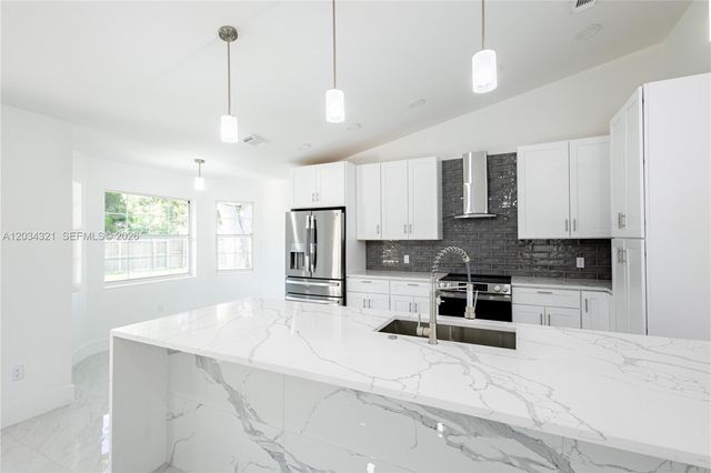 401 SW Ridgecrest Dr, Port St. Lucie, FL 34953