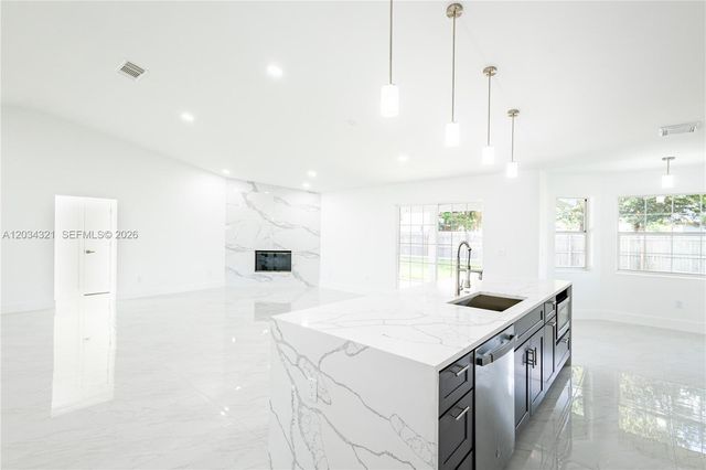 401 SW Ridgecrest Dr, Port St. Lucie, FL 34953