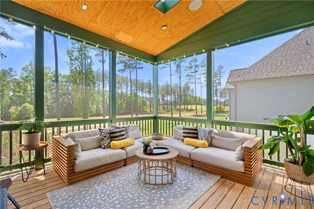 18131 Timber Banks Ln, Moseley, VA 23120