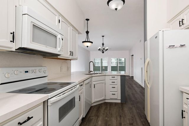 175 April Point Drive N, Conroe, TX 77356