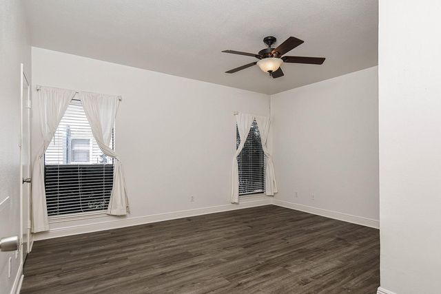 175 April Point Drive N, Conroe, TX 77356