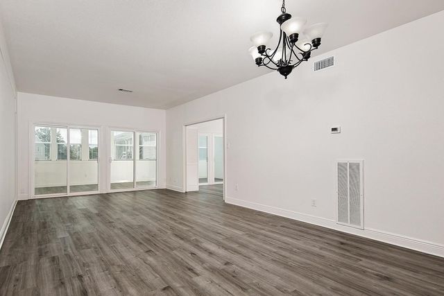 175 April Point Drive N, Conroe, TX 77356