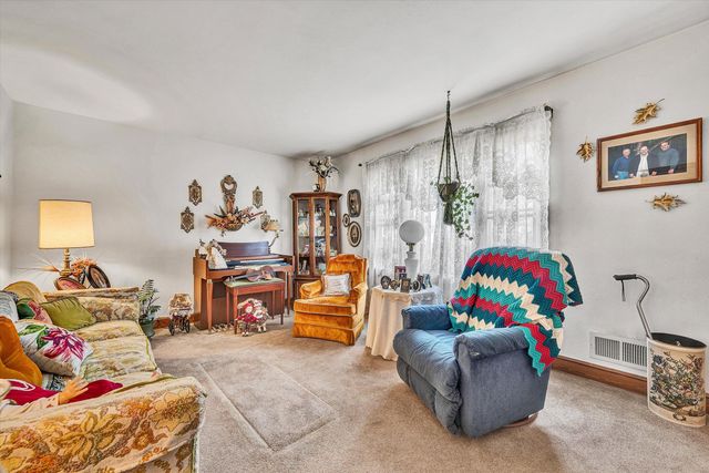 4852 Showalter RD, Roanoke, VA 24017