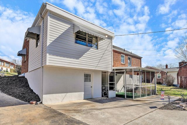 4852 Showalter RD, Roanoke, VA 24017