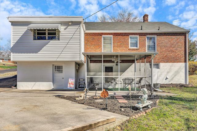 4852 Showalter RD, Roanoke, VA 24017