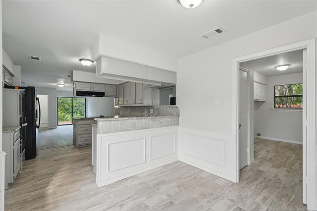 829 Hunters Creek Drive, Desoto, TX 75115