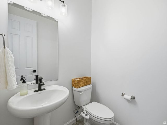 1950 W 900 N, Layton, UT 84041