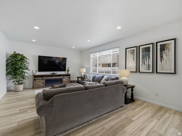 1950 W 900 N, Layton, UT 84041