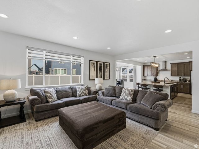 1950 W 900 N, Layton, UT 84041