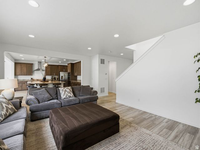 1950 W 900 N, Layton, UT 84041