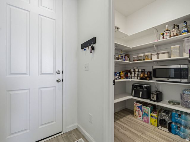 1950 W 900 N, Layton, UT 84041