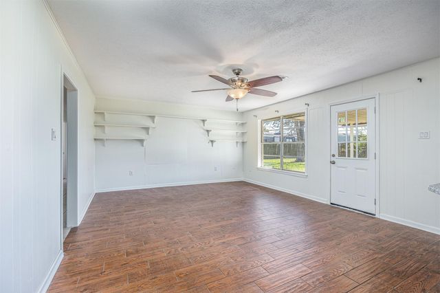 109 Staples Drive, Baytown, TX 77523