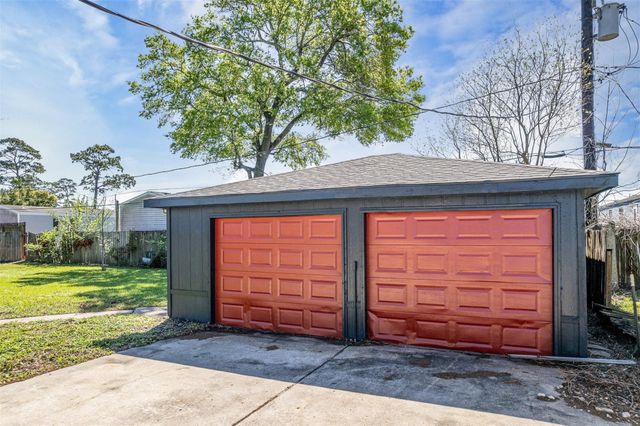 109 Staples Drive, Baytown, TX 77523