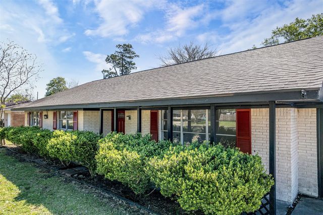 109 Staples Drive, Baytown, TX 77523