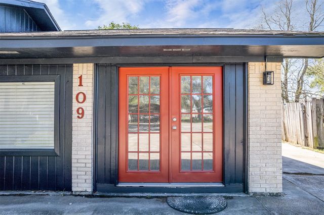 109 Staples Drive, Baytown, TX 77523