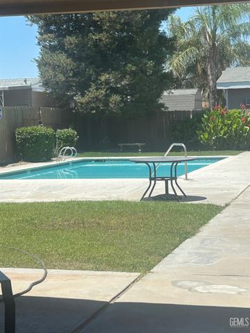 1301 Taft Highway 22, Bakersfield, CA 93307