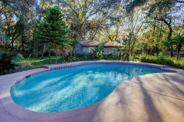 697 Frances Ave, St Augustine, FL 32086