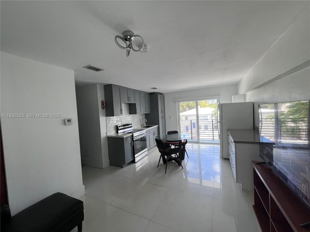 1033 Lenox Ave 309, Miami Beach, FL 33139
